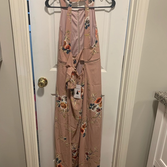 Dress - Picture 1 of 3